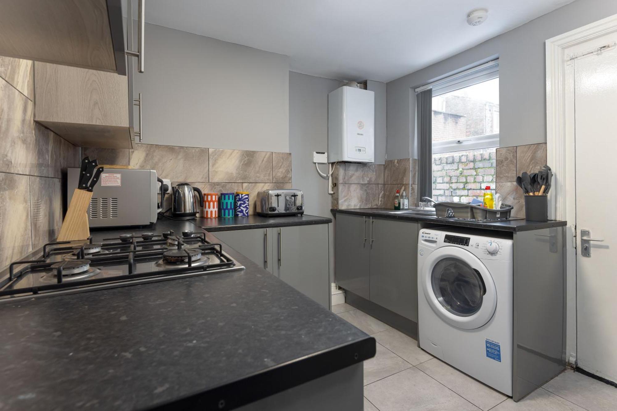 Newcombe House - Air Host & - Free Parking *