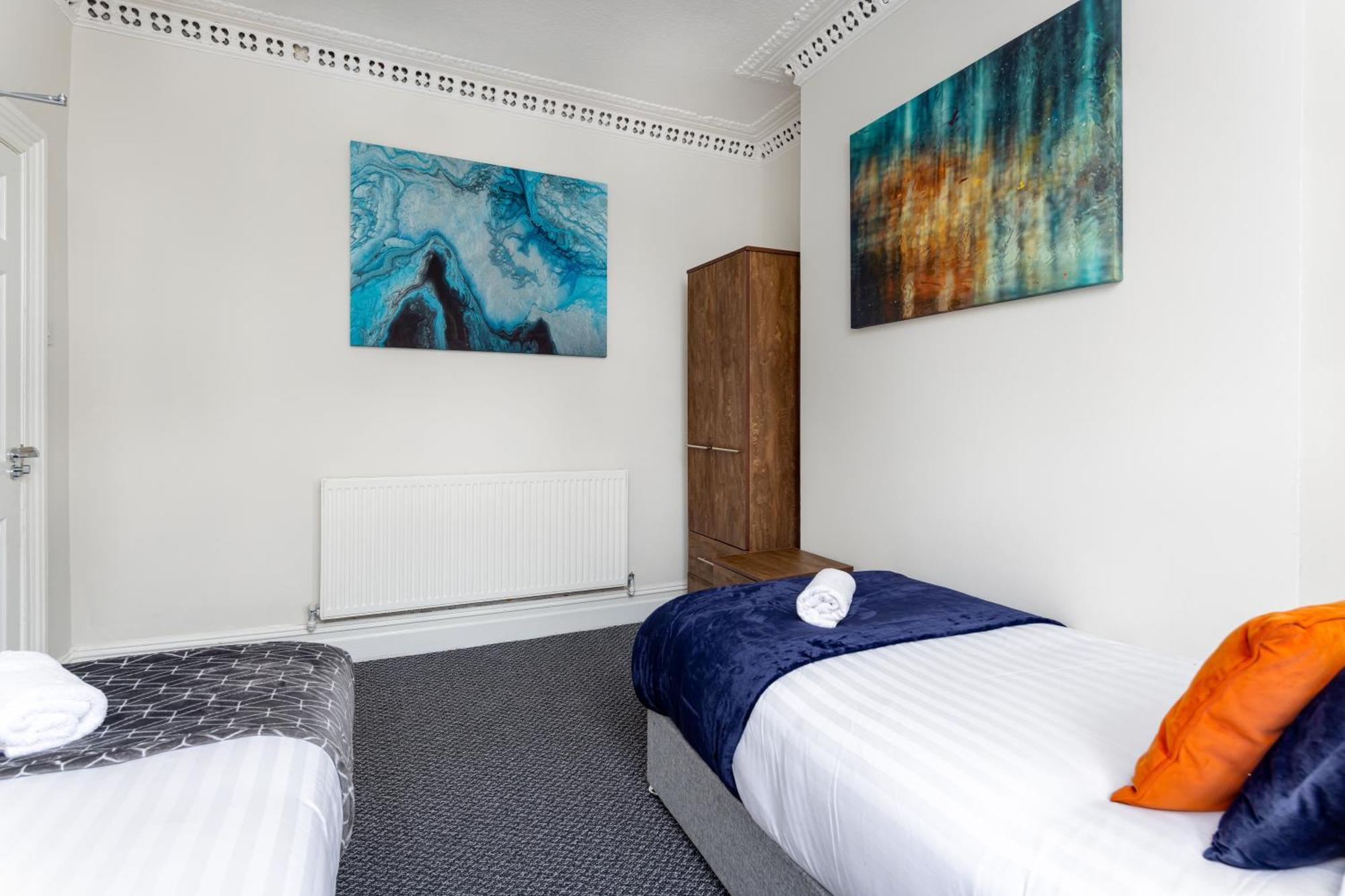 Newcombe House - Air Host & - Free Parking *